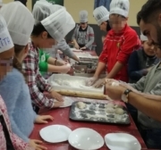 WyCo Restaurants y Helen Doron English celebran el Día de Acción de Gracia en Cáceres